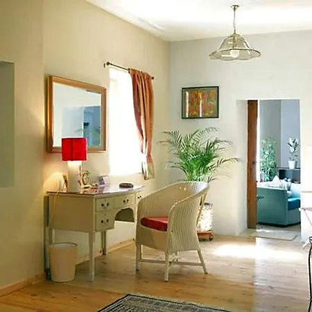 Maison De Textile לינה וארוחת בוקר 4*