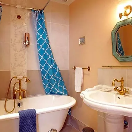 Maison De Textile לינה וארוחת בוקר Montolieu