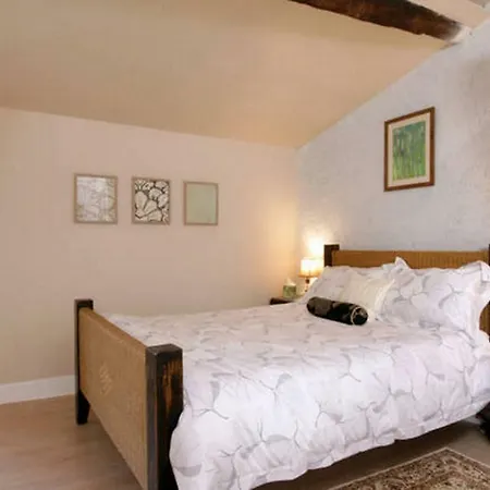Maison De Textile Bed & Breakfast