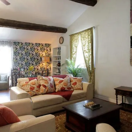 Bed & Breakfast Maison De Textile 3*